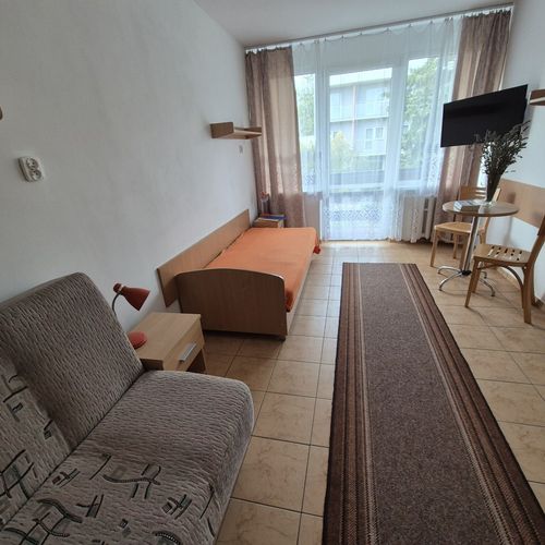 Camera tripla cu balcon cu baie