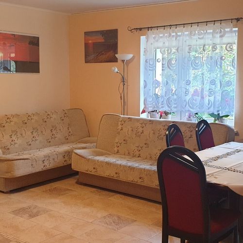 Apartament la parter cu 2 camere pentru 8 pers.