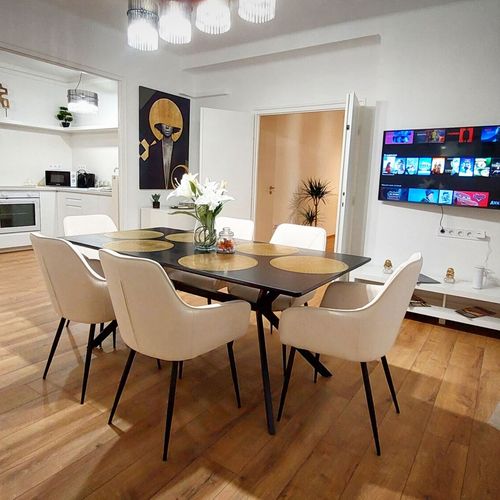 Apartament premium cu aer condiționat pentru 6 pers. (se inchirieaza doar integral)