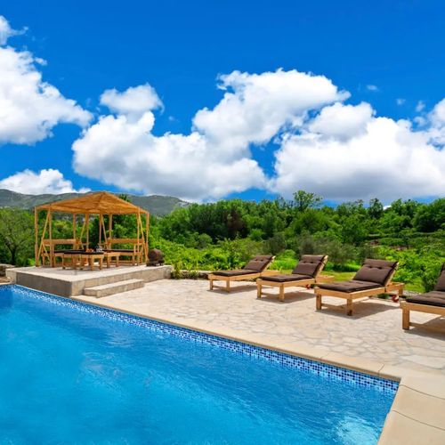 Casă de vacanță pentru 7 pers. (se inchirieaza doar integral)