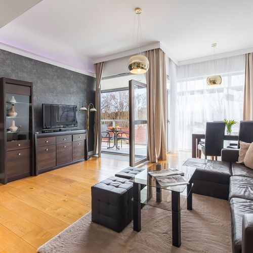 Apartament 4-osobowy Deluxe z balkonem z 2 pomieszczeniami sypialnianymi