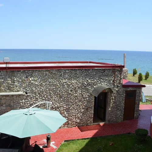 Camera dubla la mansardă cu vedere spre mare