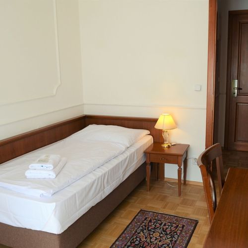 Camera single standard cu baie