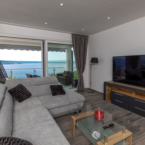 Apartament confort cu vedere spre mare cu 2 camere pentru 4 pers.