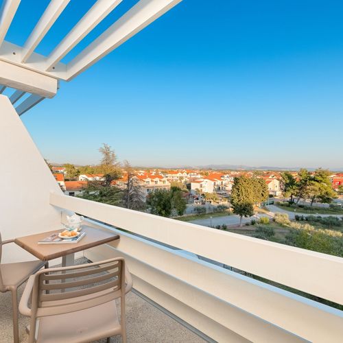 Camera dubla cu balcon cu vedere spre parc