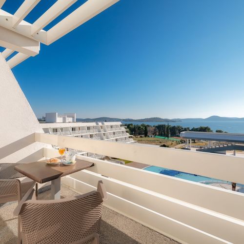 Camera dubla cu balcon cu vedere spre mare