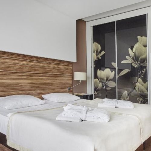 Apartament 4-osobowy Lux z 2 pomieszczeniami sypialnianymi