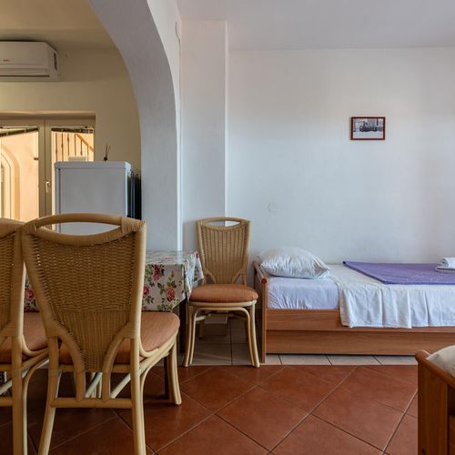 Apartament pentru 4 pers. (se inchirieaza doar integral)