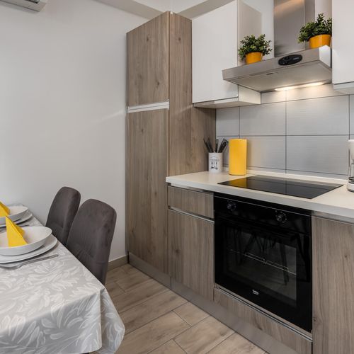 Apartament pentru 4 pers. (se inchirieaza doar integral)