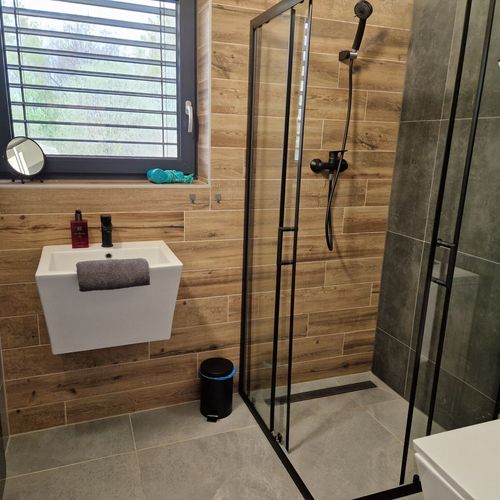 Apartament 4-osobowy z tarasem z dostępem do ogrodu (możliwa dostawka)