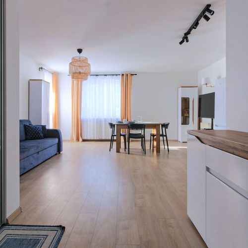 Apartament 4-osobowy na piętrze z balkonem z 2 pomieszczeniami sypialnianymi