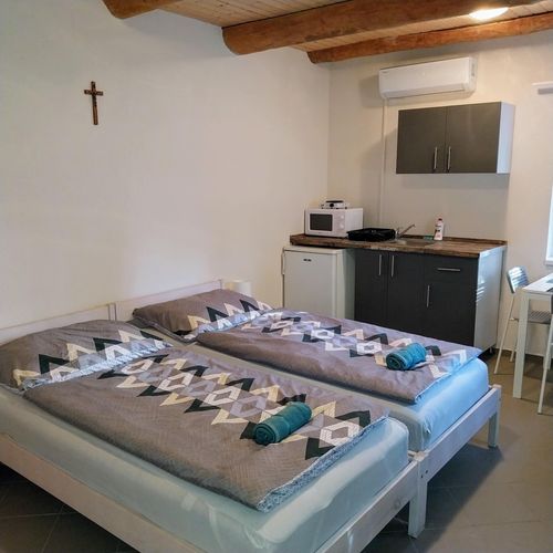 Apartament cu aer condiționat cu vedere spre grădină cu 1 camera pentru 2 pers.