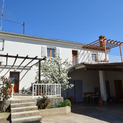 Apartman s klimatizací s terasou pro 4 os. se 2 ložnicemi A-19373-a