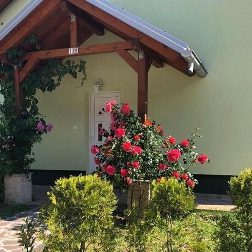 Apartament 4-osobowy z klimatyzacją z tarasem z 2 pomieszczeniami sypialnianymi K-20330