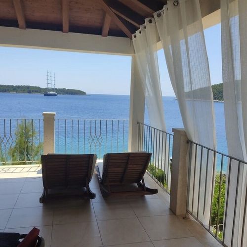 Apartament cu aer condiționat cu vedere spre mare cu 4 camere pentru 8 pers. K-22092