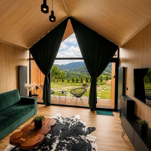 Bungalow design întreaga unitate pentru 2 pers. (se inchirieaza doar integral)