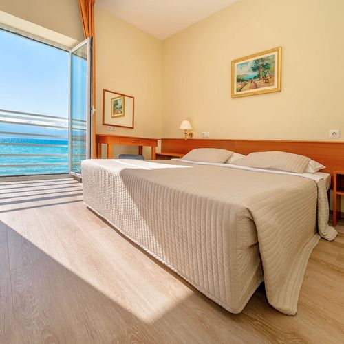 Deluxe Apartman pro 6 os. se 3 ložnicemi s výhledem na moře