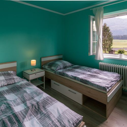 Apartament 4-osobowy na piętrze z widokiem na góry z 2 pomieszczeniami sypialnianymi