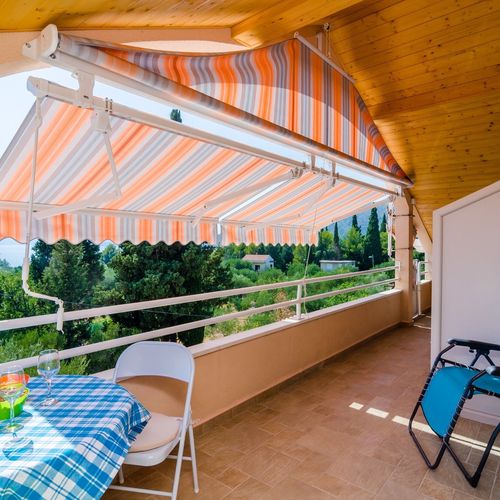 Apartament 5-osobowy z klimatyzacją z widokiem na morze z 2 pomieszczeniami sypialnianymi A-23176-a