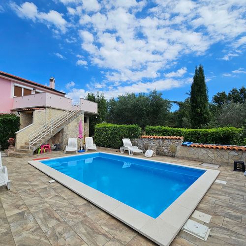 Apartament 4-osobowy z klimatyzacją z tarasem z 2 pomieszczeniami sypialnianymi K-23686