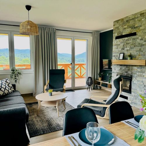 Apartament 6-osobowy z widokiem na las z widokiem na góry z 3 pomieszczeniami sypialnianymi