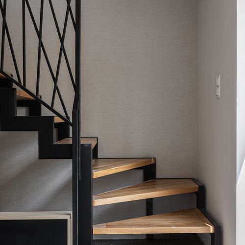 Apartament 4-osobowy z balkonem z antresolą z 2 pomieszczeniami sypialnianymi