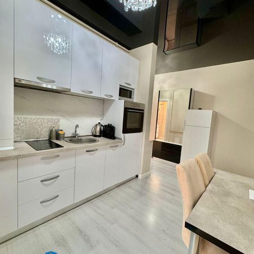 Apartament la etaj cu vedere spre lac cu 2 camere pentru 4 pers.
