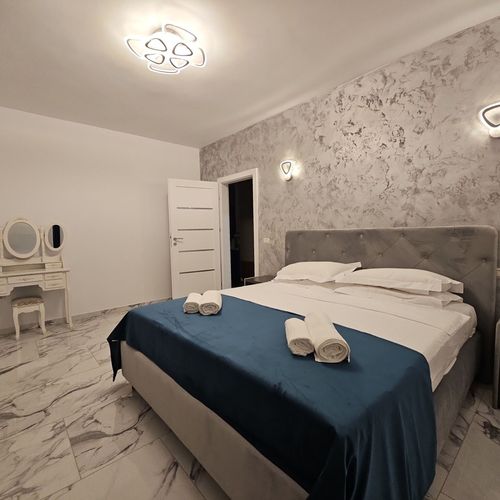Apartament deluxe cu vedere spre oraș cu 2 camere pentru 4 pers.