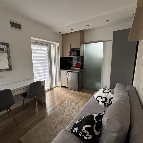 Apartament confort cu vedere spre oraș cu 1 camera pentru 4 pers.