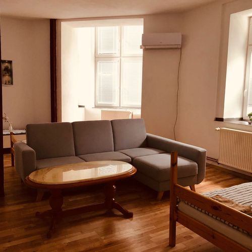 Apartman s klimatizací pro 9 os. se 2 ložnicemi na poschodí