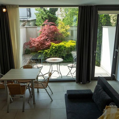 Apartament duplex cu gradina