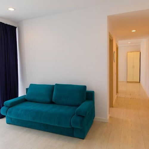 Apartament standard cu vedere laterala la mare, cu 2 sezlonguri incluse la plaja