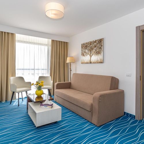 Apartament cu Jacuzzi pe terasa si vedere la mare