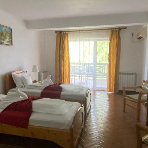 Camera dubla twin cu vedere la gradina, cu balcon