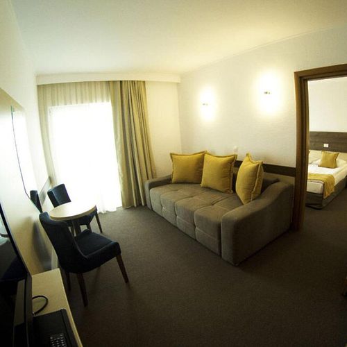 Apartament superior cu vedere frontala la mare, in corpul Junona*