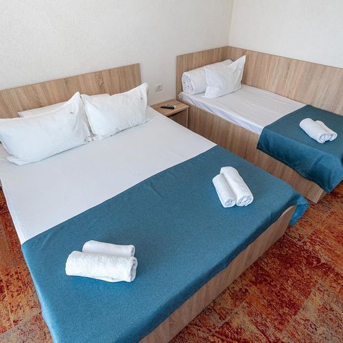 Camera tripla fara balcon parter - Hotel Irina