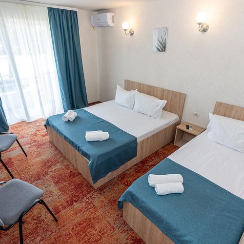 Camera tripla cu balcon - Hotel Irina