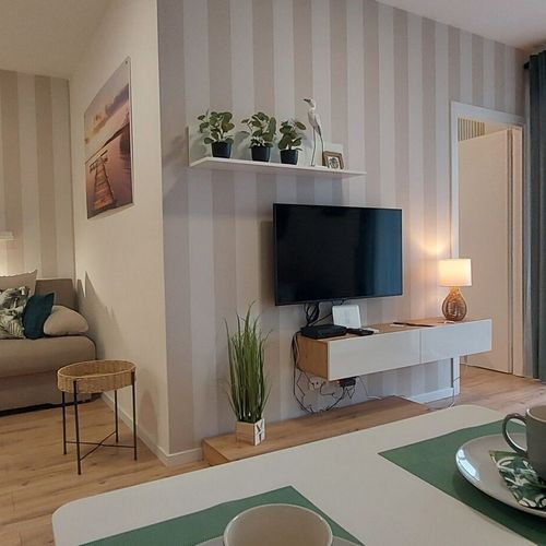 Apartament gold cu vedere spre lac cu 1 camera pentru 2 pers. (se poate solicita pat suplimentar)