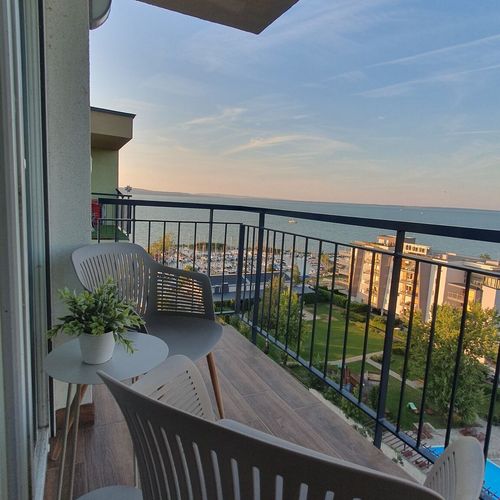 Apartman pro 4 os. se 2 ložnicemi s výhledem na jezero v podkroví