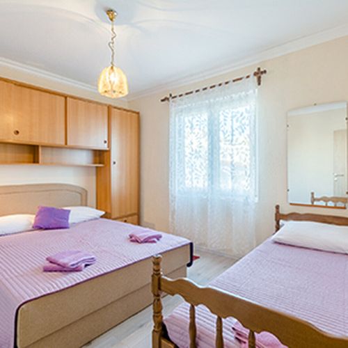 "B" Apartman pro 3 os. s 1 ložnicí na poschodí (s možností přistýlky)