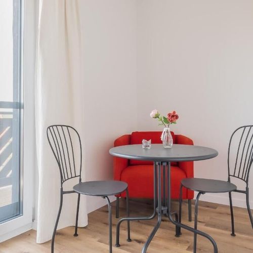 Apartament cu 5 camere pentru 12 pers.
