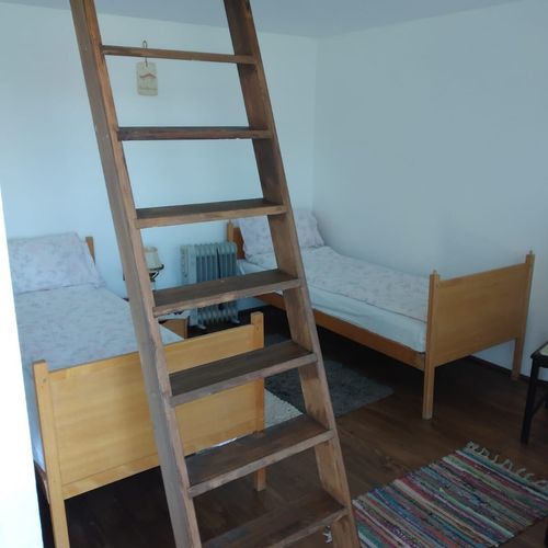 Cabană familial(ă) întreaga unitate pentru 5 pers. (se inchirieaza doar integral)