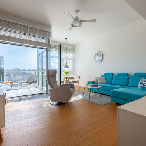Apartament 4-osobowy Deluxe częściowy z widokiem na morze z 2 pomieszczeniami sypialnianymi