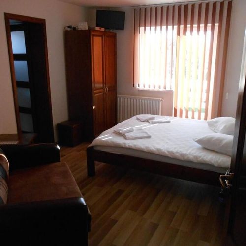 Camera cvadrupla family cu balcon