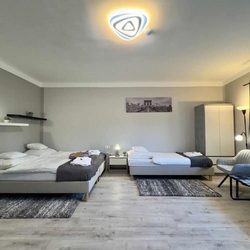 Apartament silver la parter cu 1 camera pentru 4 pers.
