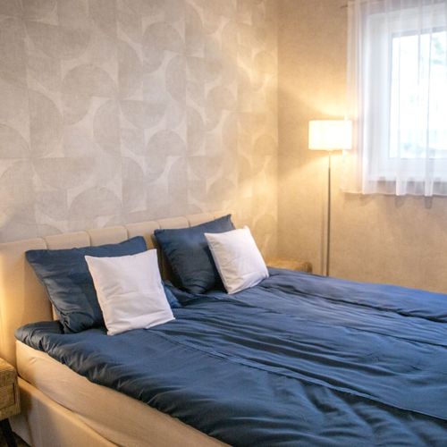 Apartament la parter cu aer condiționat cu 2 camere pentru 4 pers.