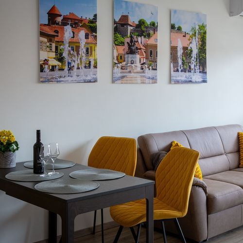 Apartament la etaj cu vedere spre cetate cu 2 camere pentru 4 pers.