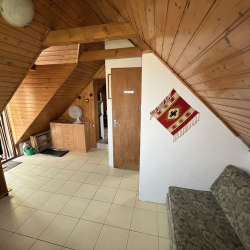 Apartament classic la etaj cu 3 camere pentru 6 pers.