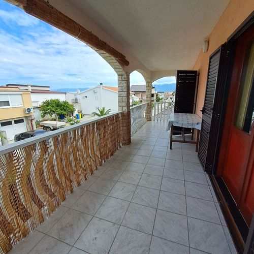 Apartament family la etaj cu 2 camere pentru 4 pers.