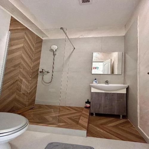 Apartament la etaj cu bucătărie proprie cu 2 camere pentru 4 pers.